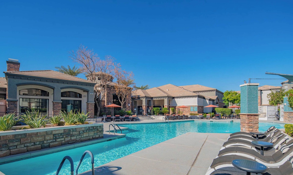 Glendale Sports and Entertainment District Apartment | ROVE LIVING/KB - Zone