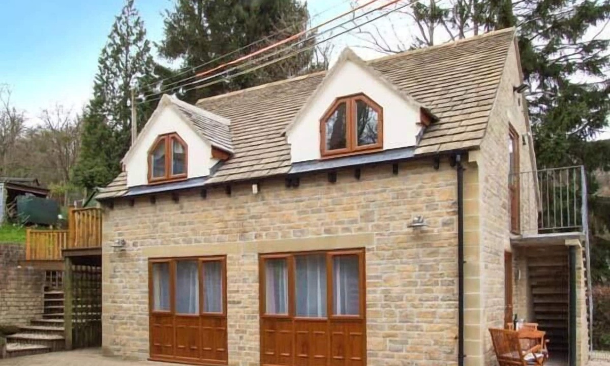 Cranham Apartment | ROWAN STUDIO, romantic, with a garden in Cranham