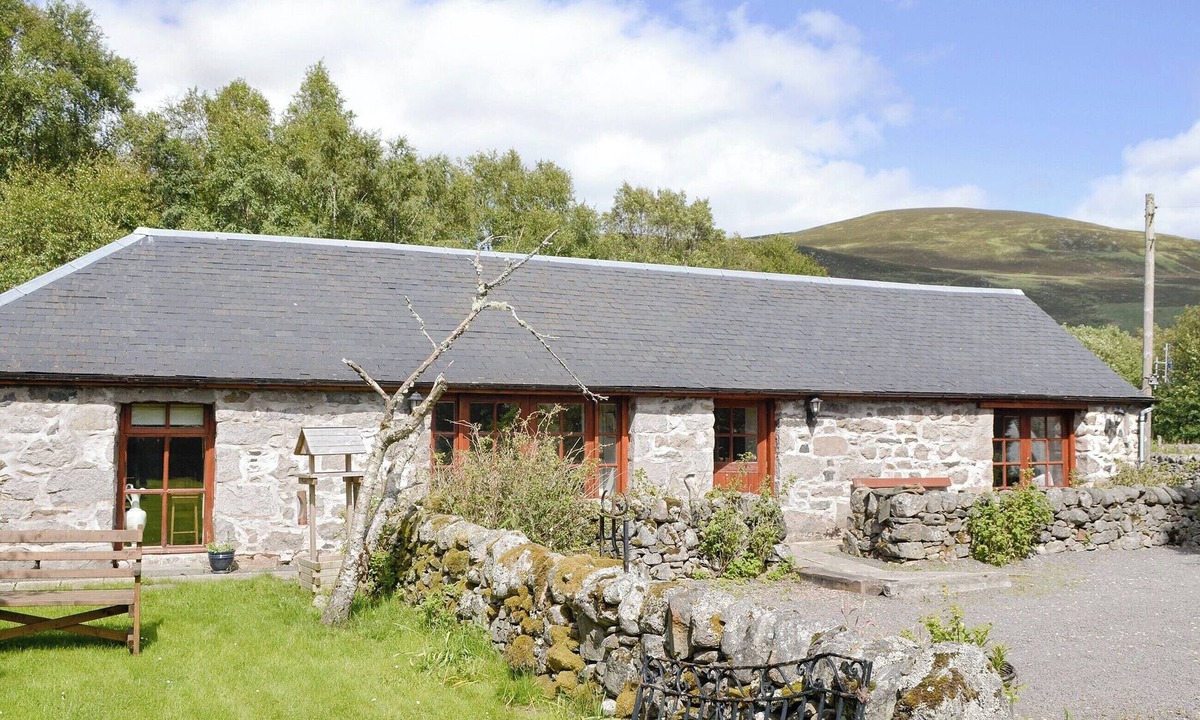 Alrick Cottage | Rowan Tree Cottage - S4216