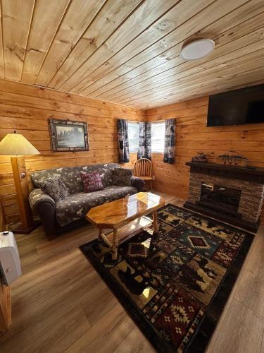 Schroon Lake Hotel | Rowe's Adirondack Cabins of Schroon Lake