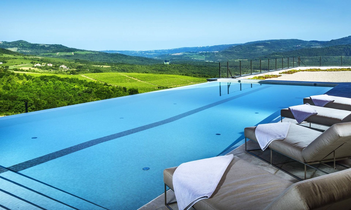 Motovun Hotel | ROXANICH Winery and Design Hotel