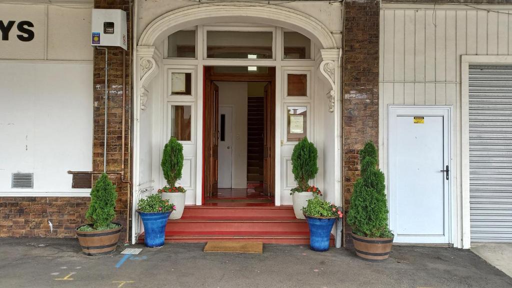 Stratford Hotel | Royal Accommodation