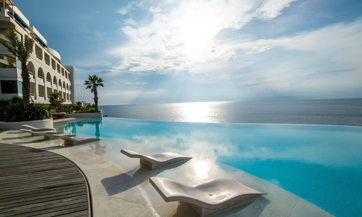 Senggigi Hotel | Royal Avila Boutique Resort