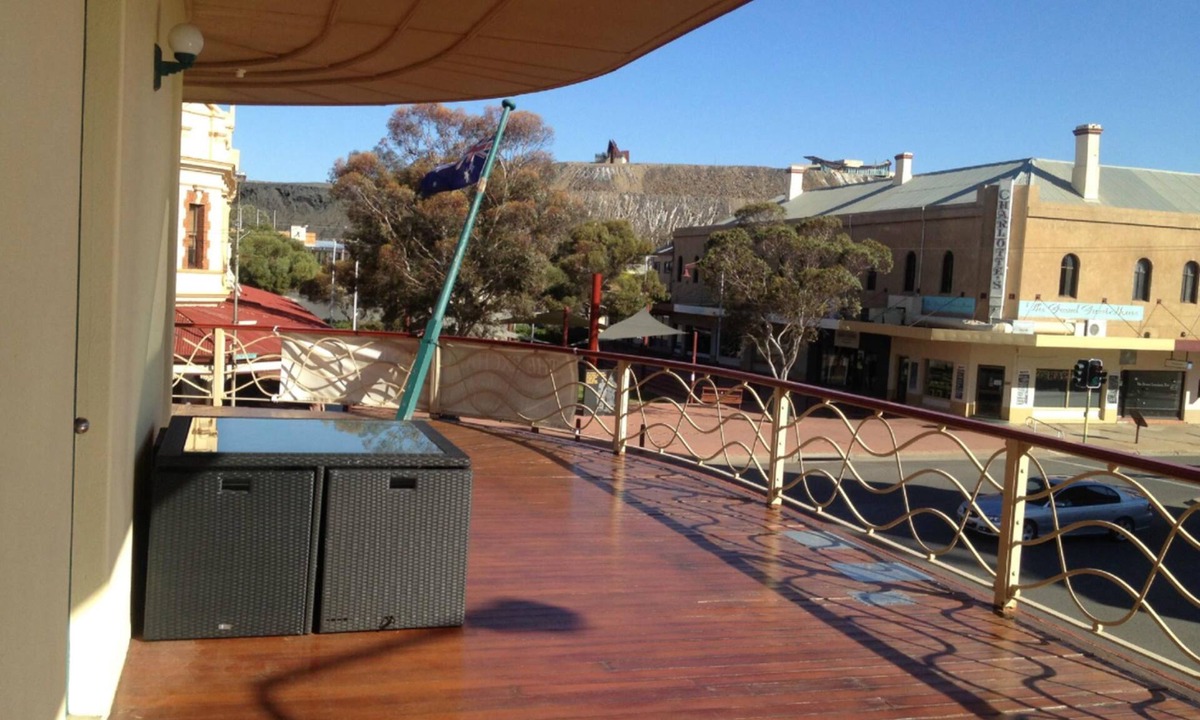 Broken Hill Hotel | Royal Exchange Hotel