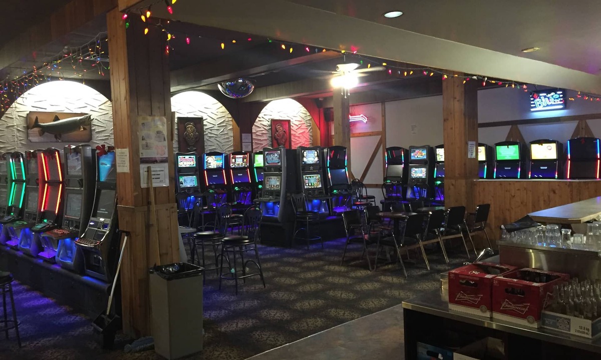 Flin Flon Hotel | Royal Hotel