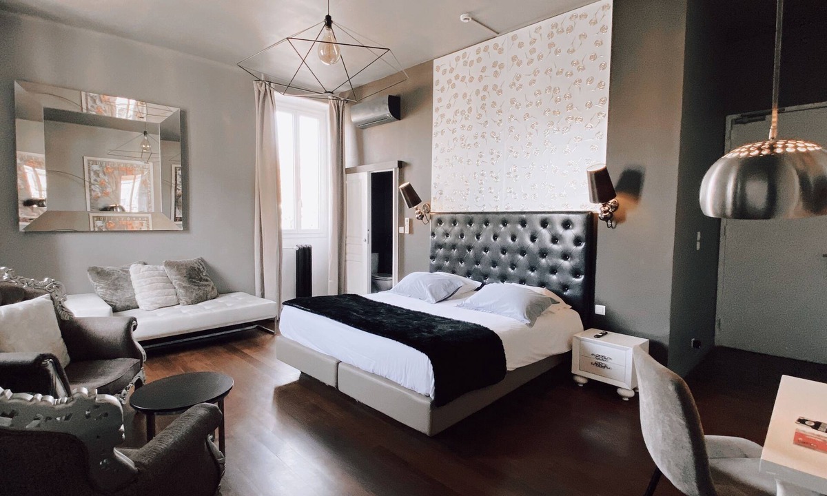 Nimes City Centre Hotel | Royal Hotel