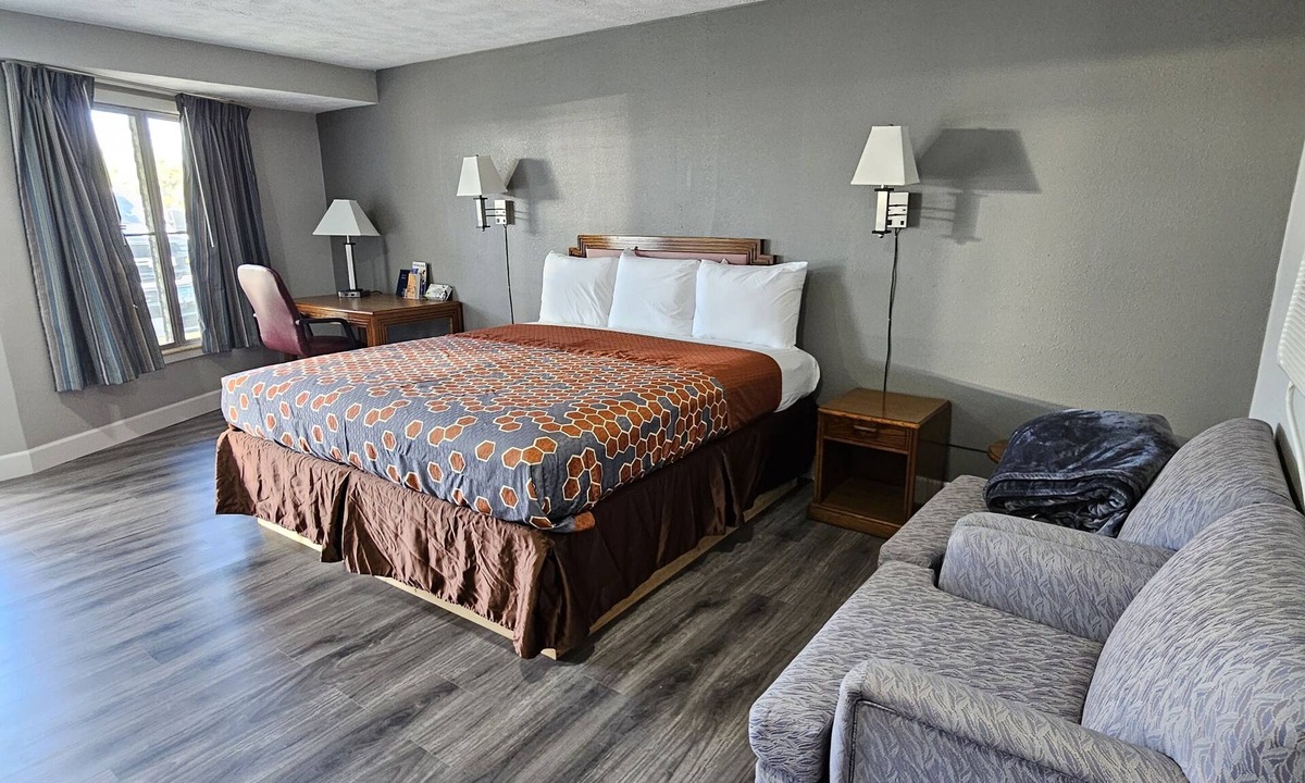 Perry Hotel | Royal Inn Motel