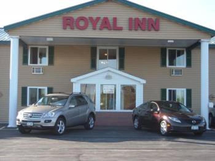 Watertown Hotel | Royal Inn Motel
