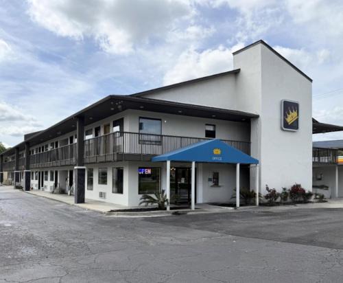 Richmond Hill Hotel | Royal Inn Richmond Hill- Savannah I-95