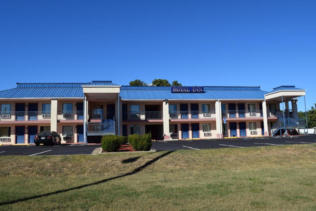 Douglasville Hotel | Royal Inn & Suites