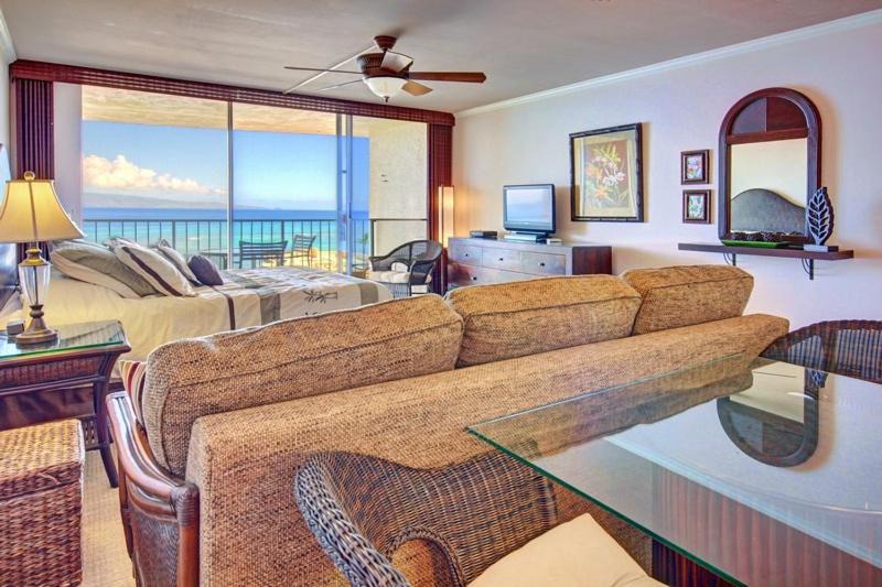 Kahana Apartment | Royal Kahana 1202