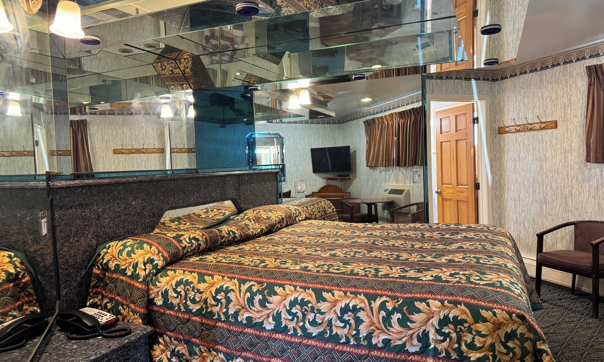 Secaucus Hotel | Royal Motel