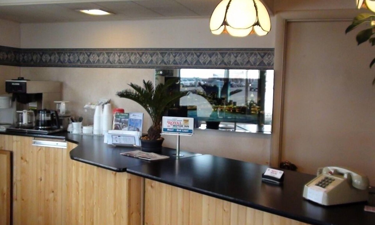 La Grande Hotel | Royal Motor Inn