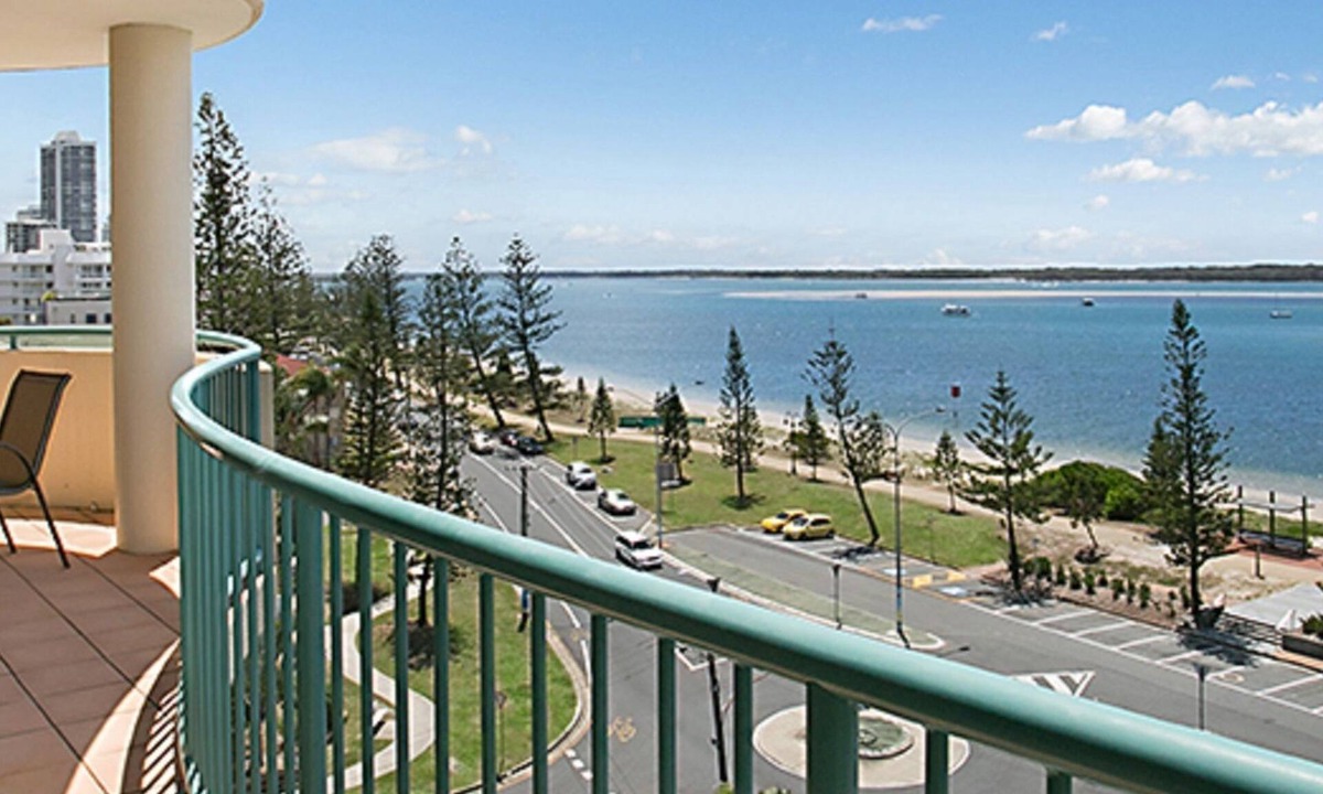 Biggera Waters Apartment | Royal Pacific Resort