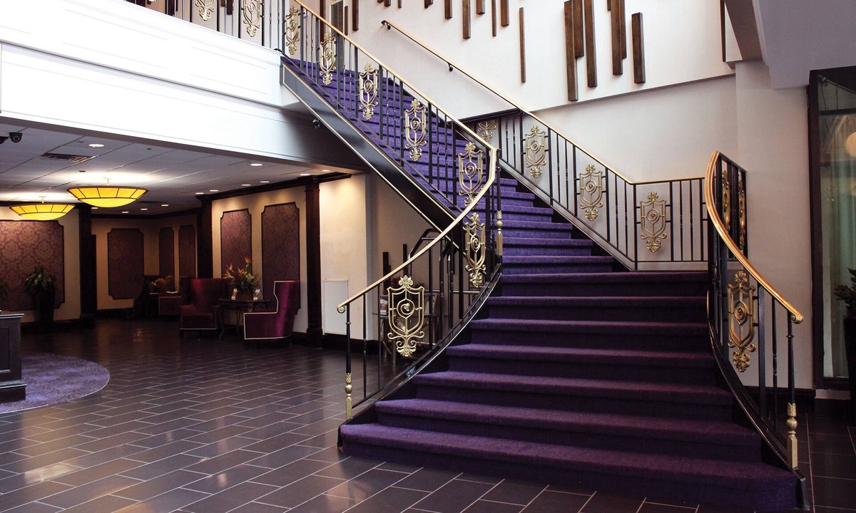 Northwest Yonkers Hotel | Royal Regency Hotel