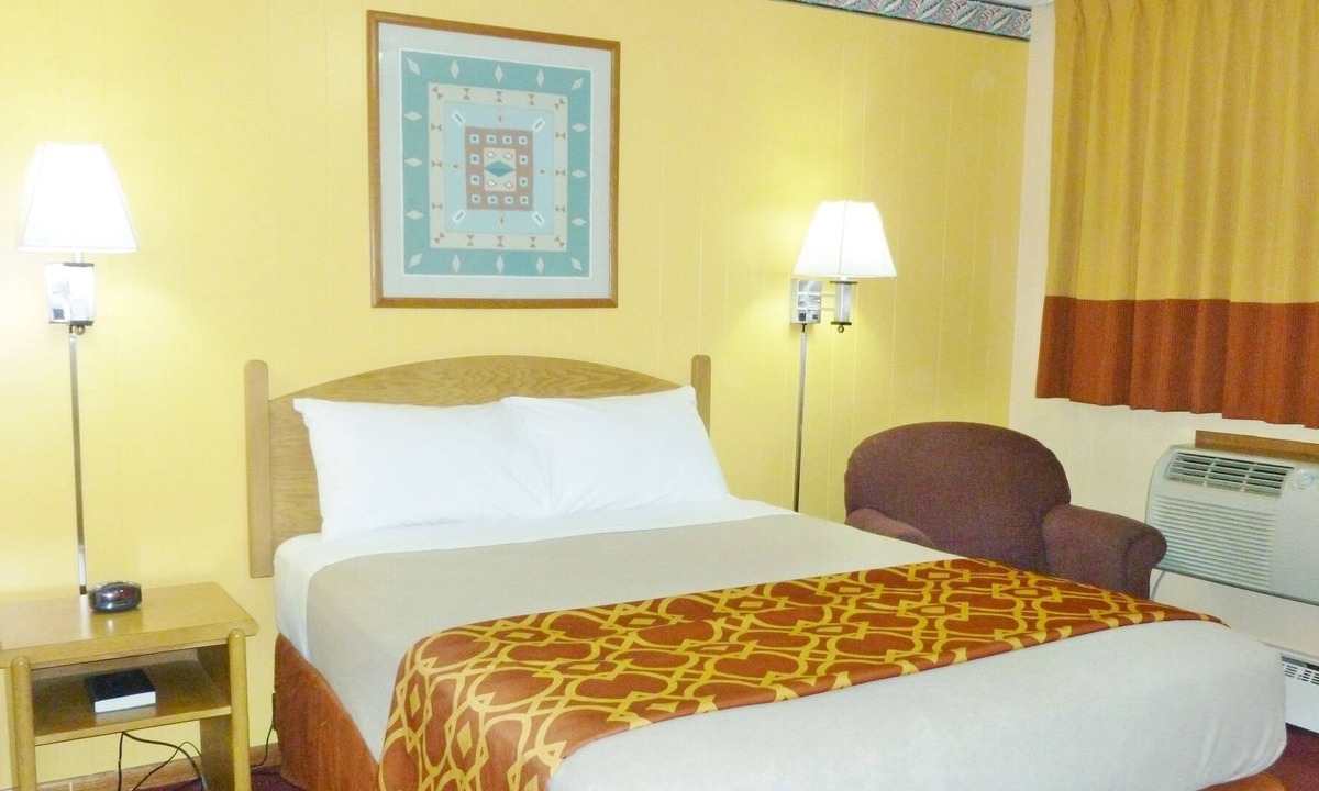 Chariton Hotel | Royal Rest Motel