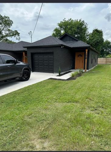 Scotlandville House | Royal Saints