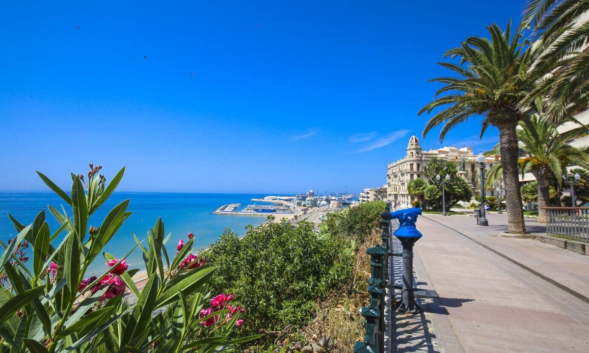 Old Town Apartment | ROYAL TARRACO HomeStay by Turismar