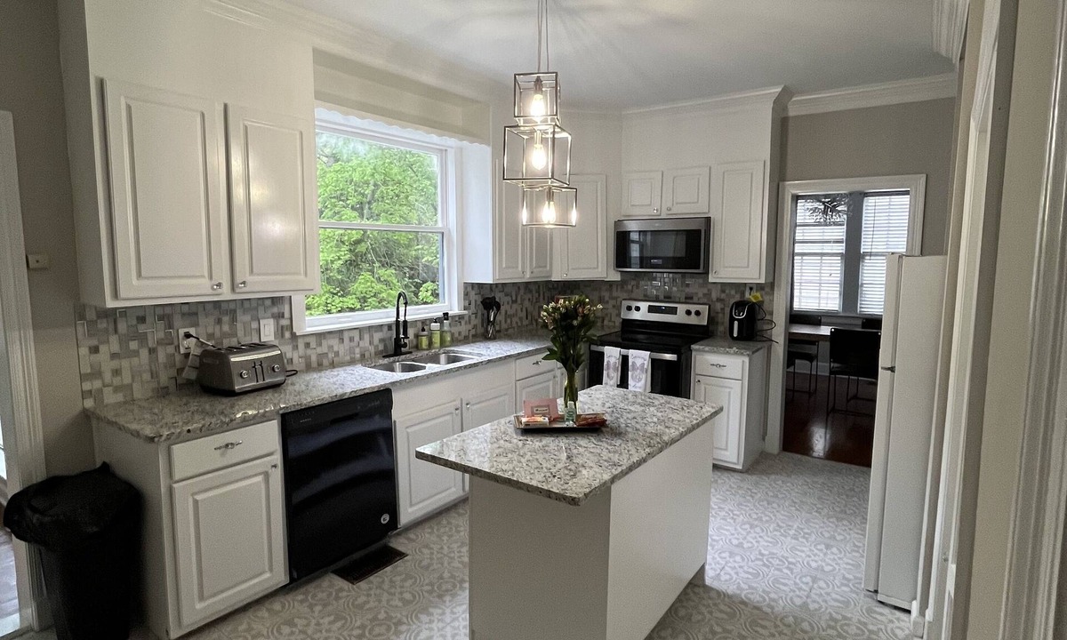 Fondren House | Royal Villa!