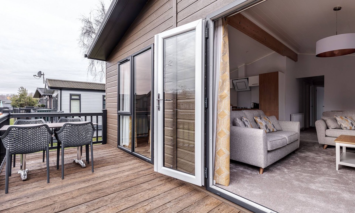 Harlow Cabin | Roydon Marina Village