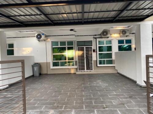 Jasin House | Roza Homestay