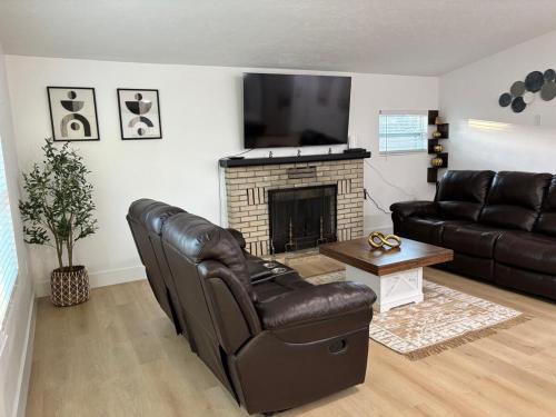 Gulf Gate Estates House | RR Beach Residence