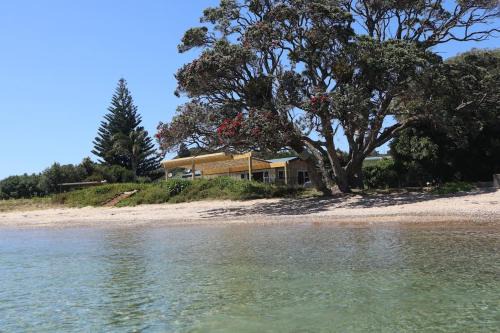 Pataua House | Ruahau - Pataua South -Absolute Waterfront