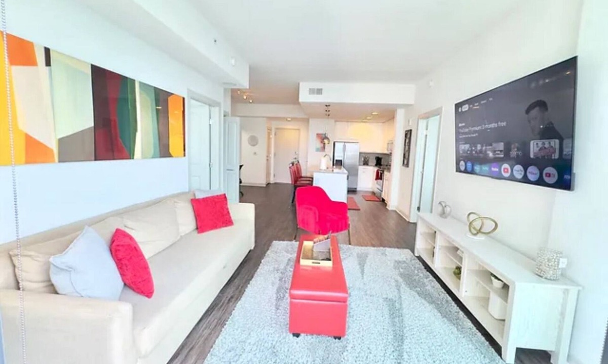 North Buckhead Apartment | Ruby Retreat | Elegance & Comfort | Pool | Workout