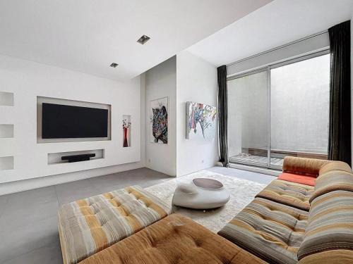 15th Arrondissement Bed & Breakfast | Rue Danton