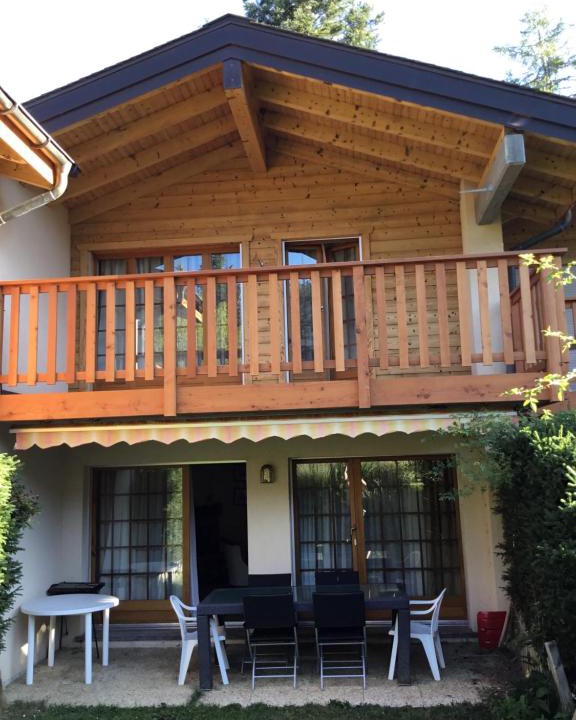 Lens Ski Chalet | Rue de Bel-Aube Chalet Joli 10