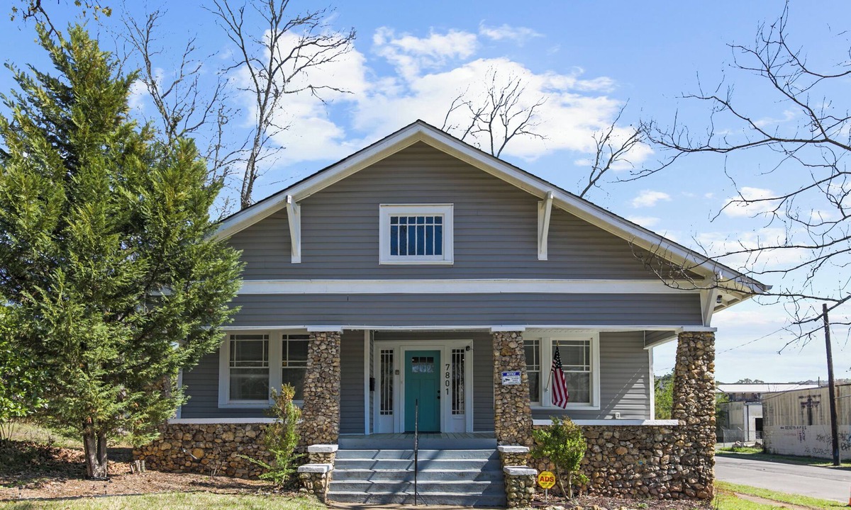 Crestline Heights Cottage | Ruffner Retreat House | Fenced Yard & Group Stay