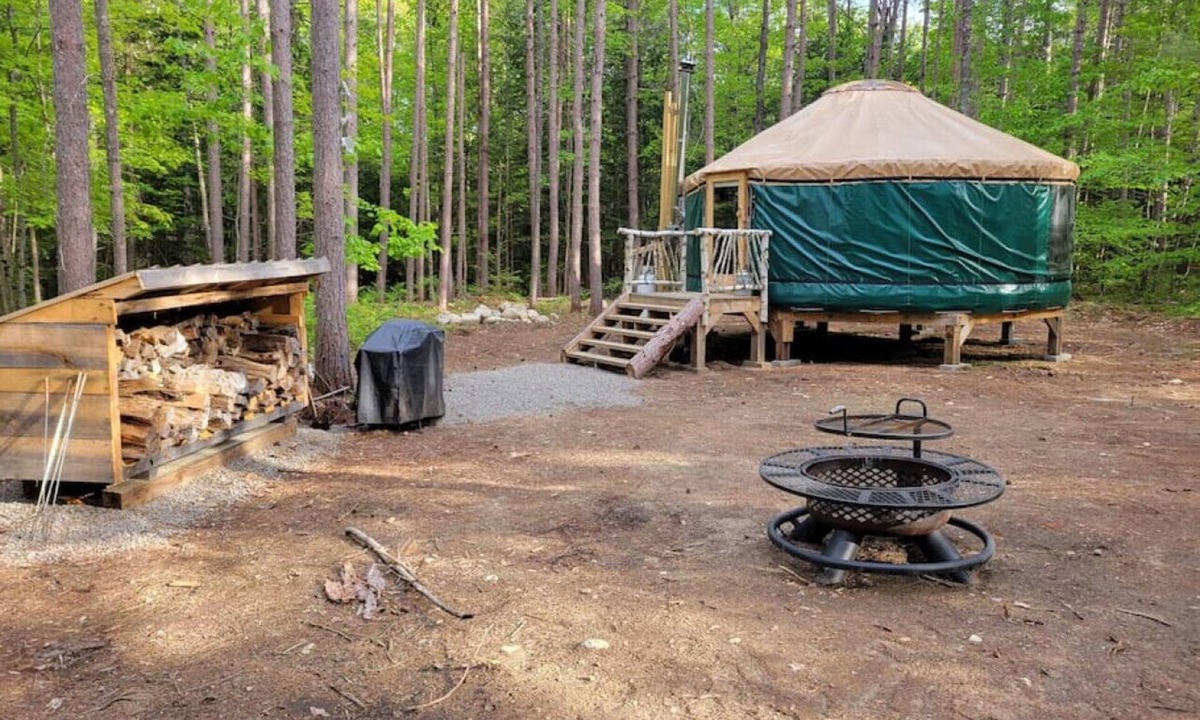 Brownfield RV Rental | Rufus III Yurt on the river