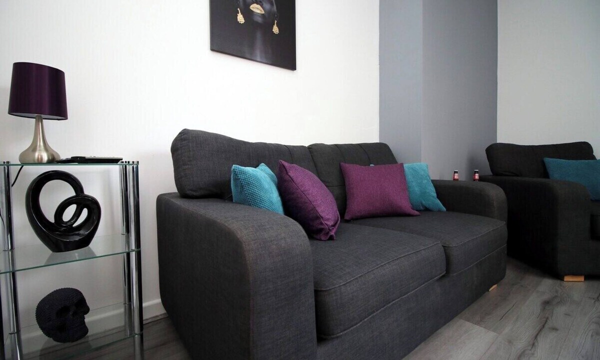 Newport House | Rugby Place by Tŷ SA