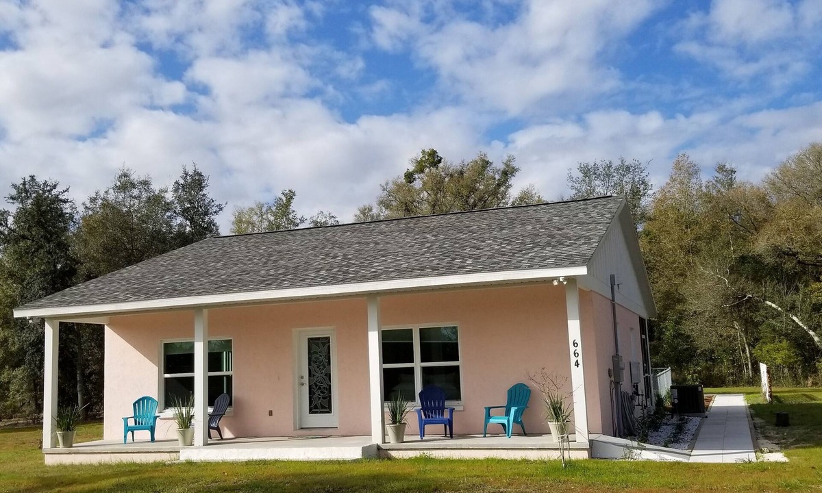 Fort White House | Rum Island country "Pink House"