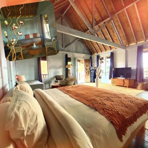 Mengwi Hotel | Rumah Kayu Sari