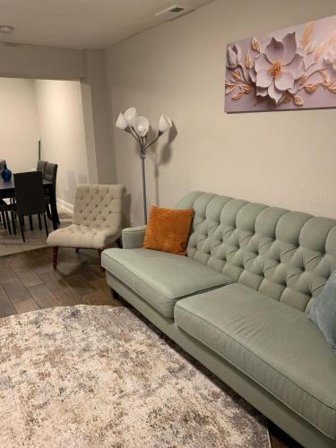 Villa Heights Apartment | Runaway!