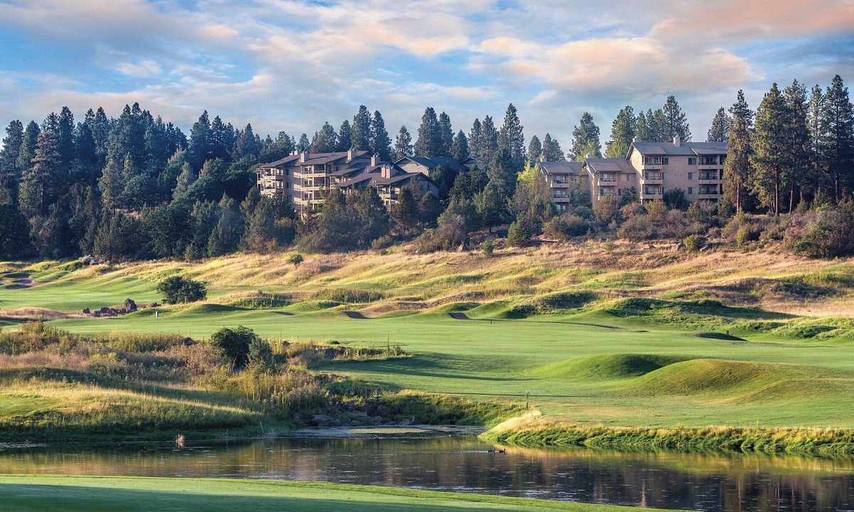 Klamath Falls Resort | Running Y! Breathtaking Mountain Views