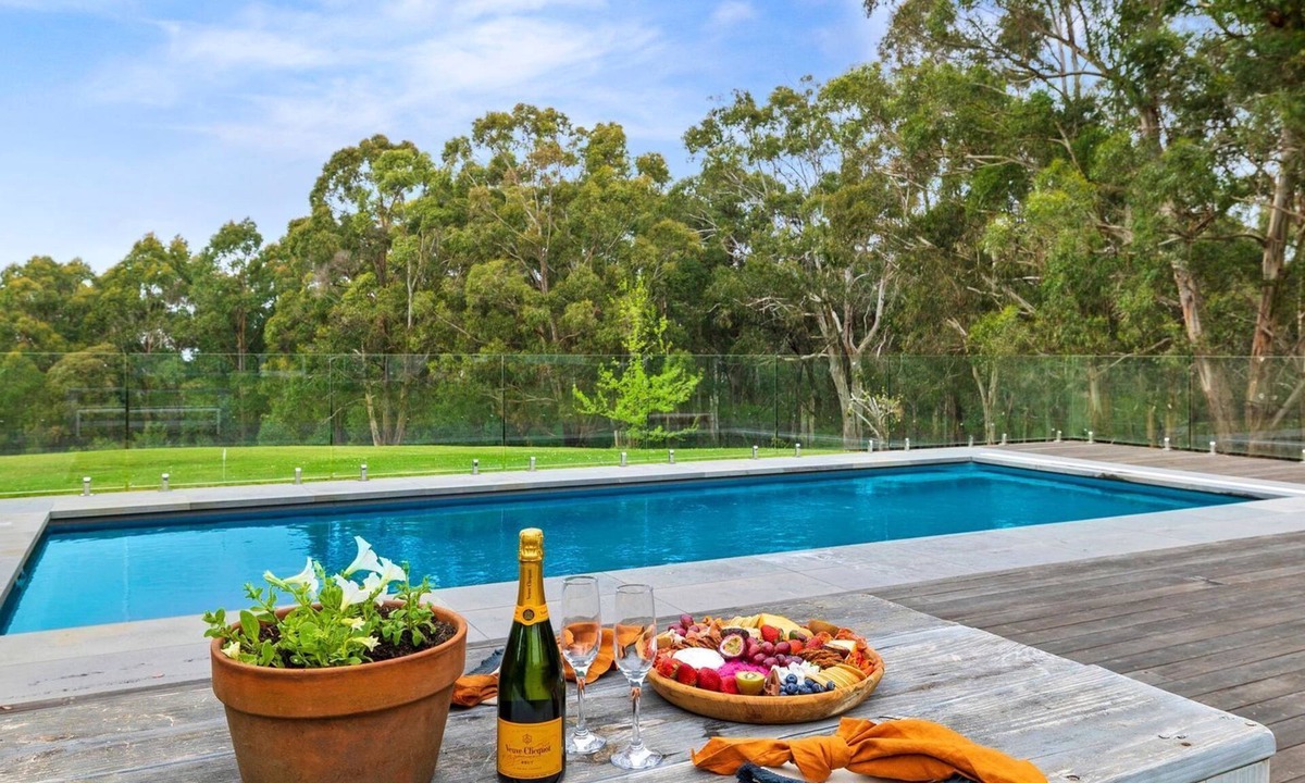 Lorne House | Runnymede Farm - - working hobby farm