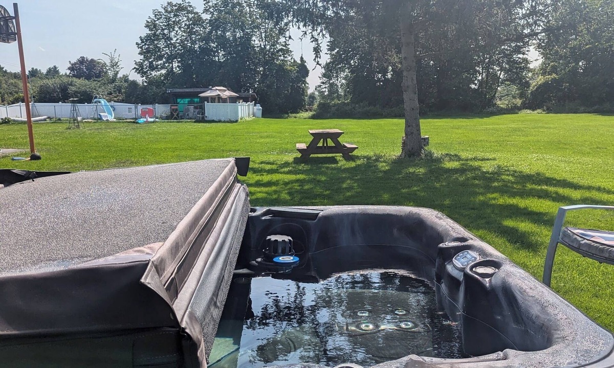 Grenell House | Rural 2BR Country Estate, dog friendly with pool and a hot tub!