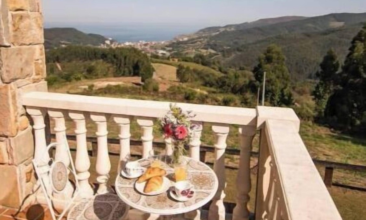 Mungia Apartment | Rural apartment 'balcony with sea views'