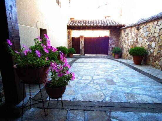 Braojos Cabin | Rural apartment Las Encarnas for 2 people