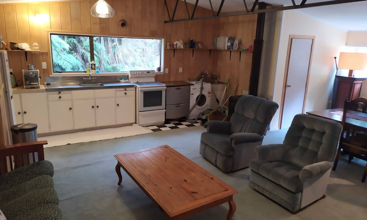 Horokiwi Cottage | Rural Bach in the Capital