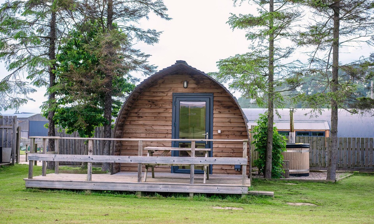 Forres Cabin | Rural Cabin With Hot Tub & Accessible Facilities