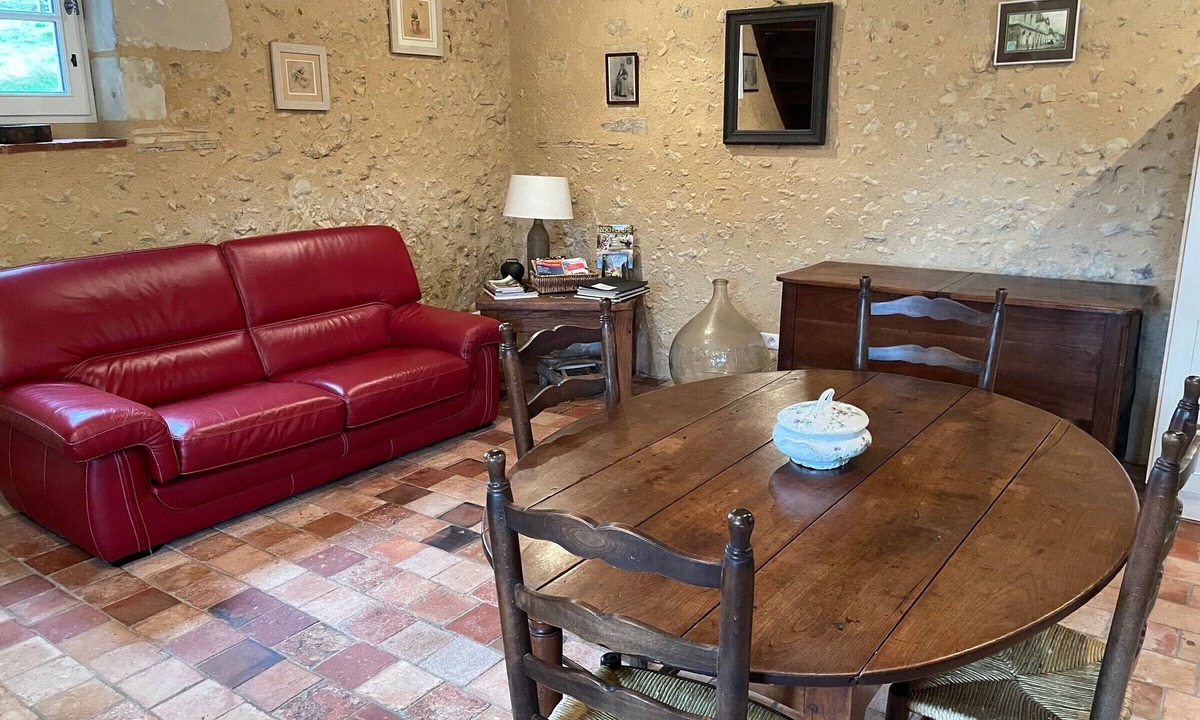 La Fleche Cottage | Rural charm near city, peaceful garden