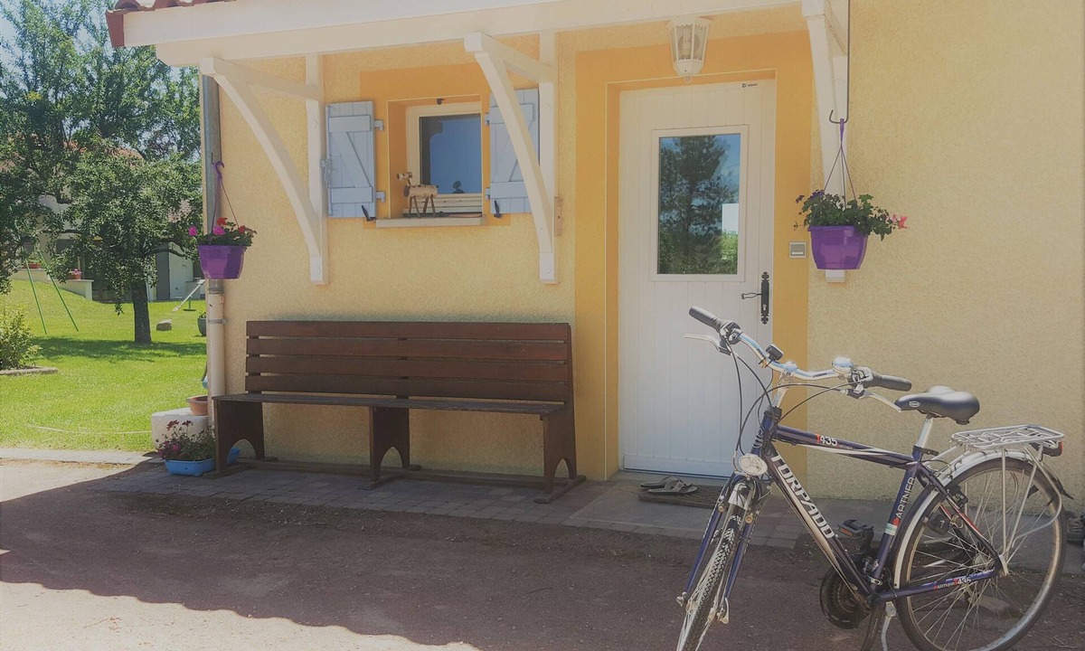 Saint-Symphorien-de-Lay Cottage | Rural cottage blue shutters