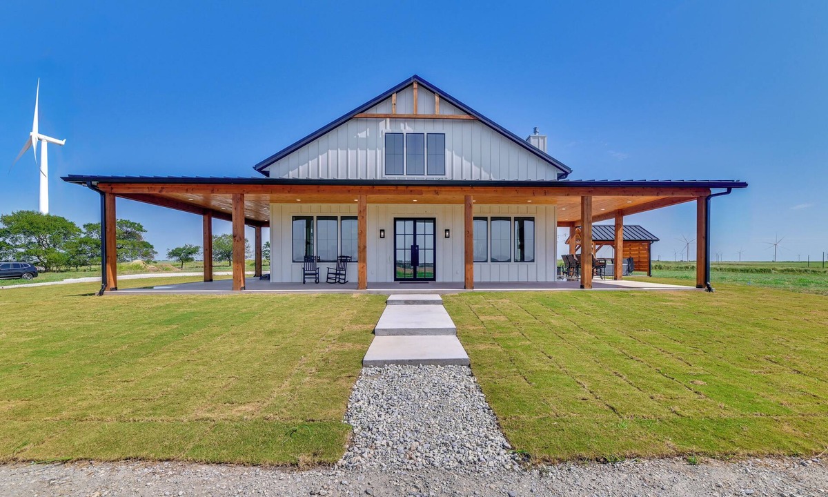Myra House | Rural Home w/Hot Tub < 7 Mi to Winery & Golfing