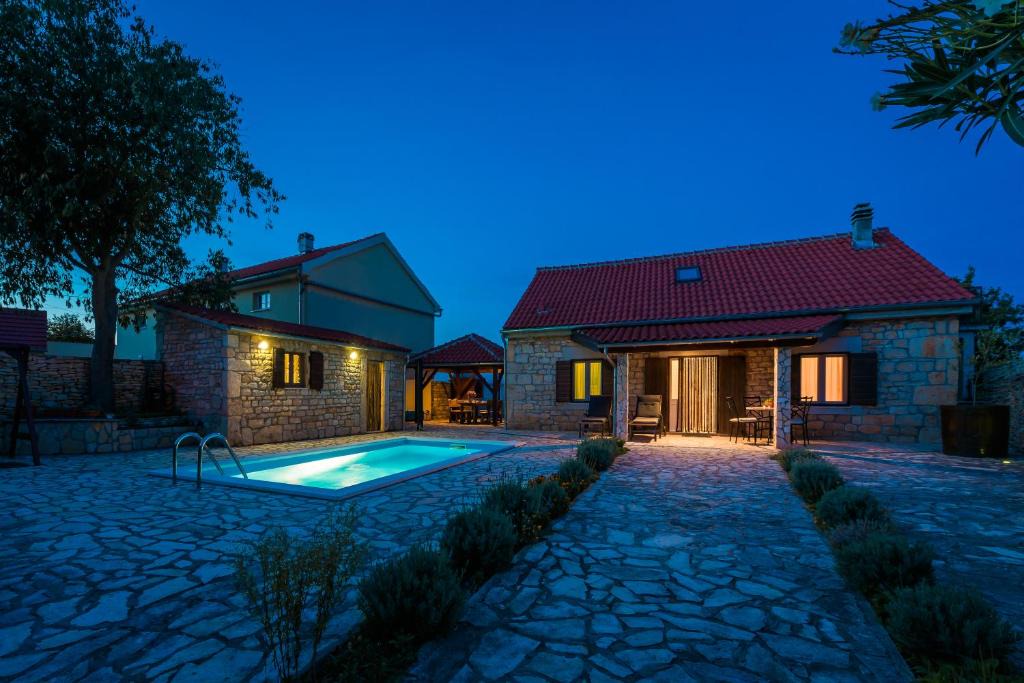 Promina Villa | Rural House Gluic