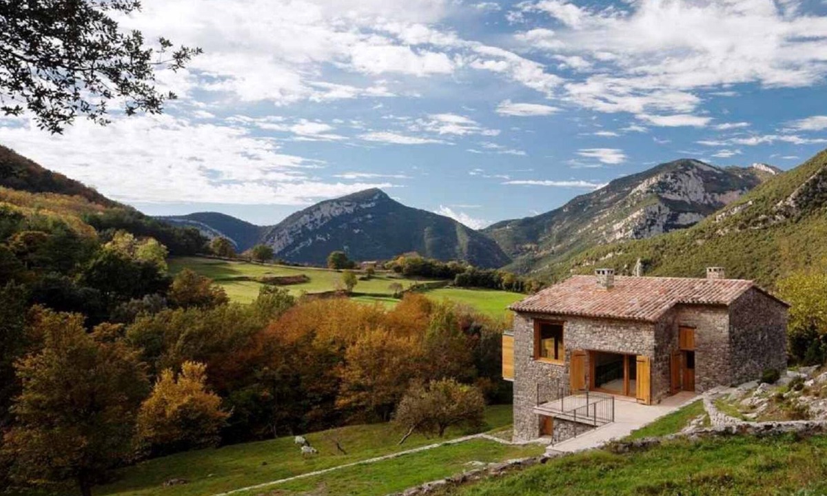 Montagut House | Rural house in an impressive natural setting! Up to 10 people