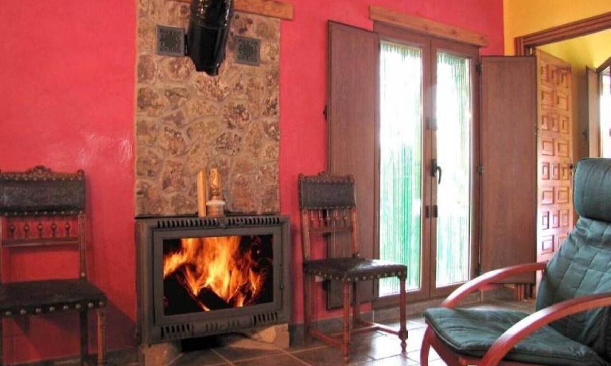 Almajano House | Rural House 'Las Frascuelas' with Mountain Views, Private Terrace and Wi-Fi