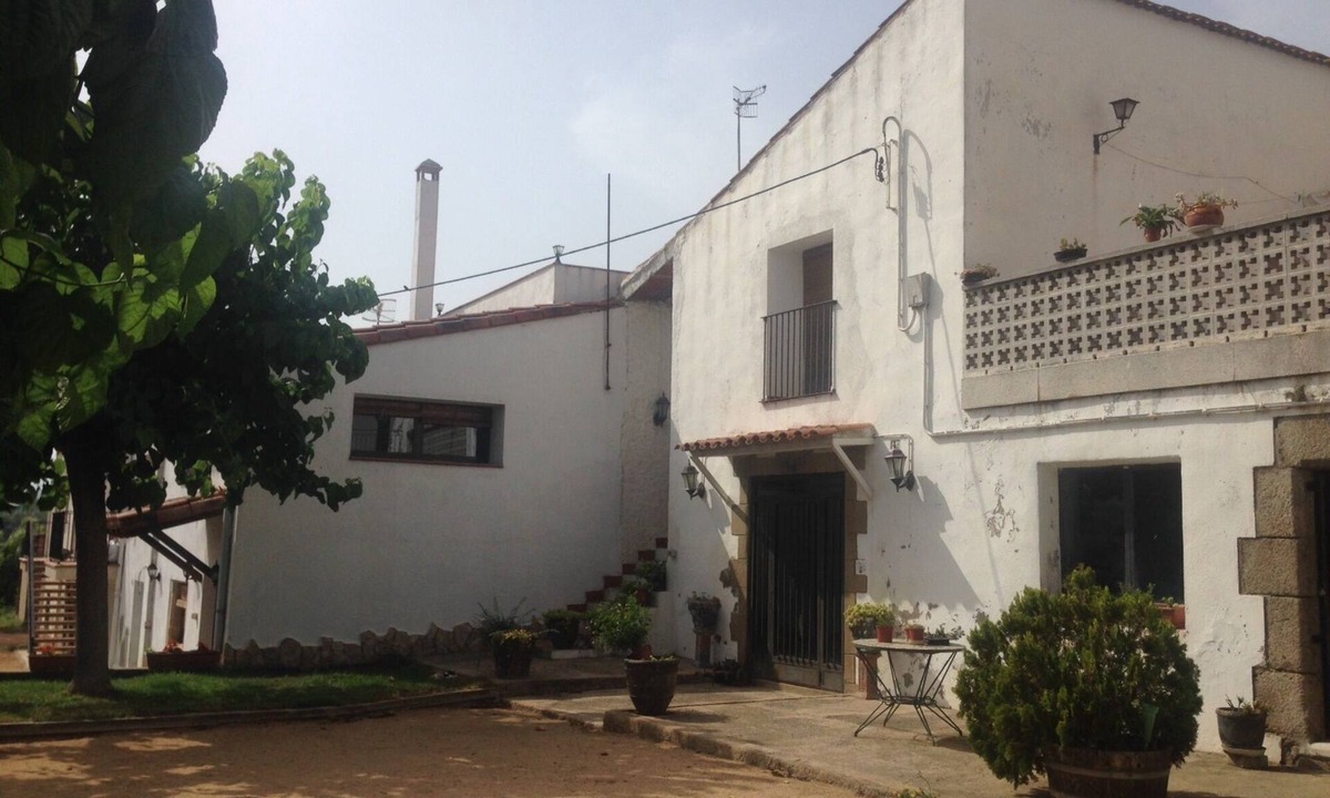 Tordera Cottage | Rural house on the way to the beach